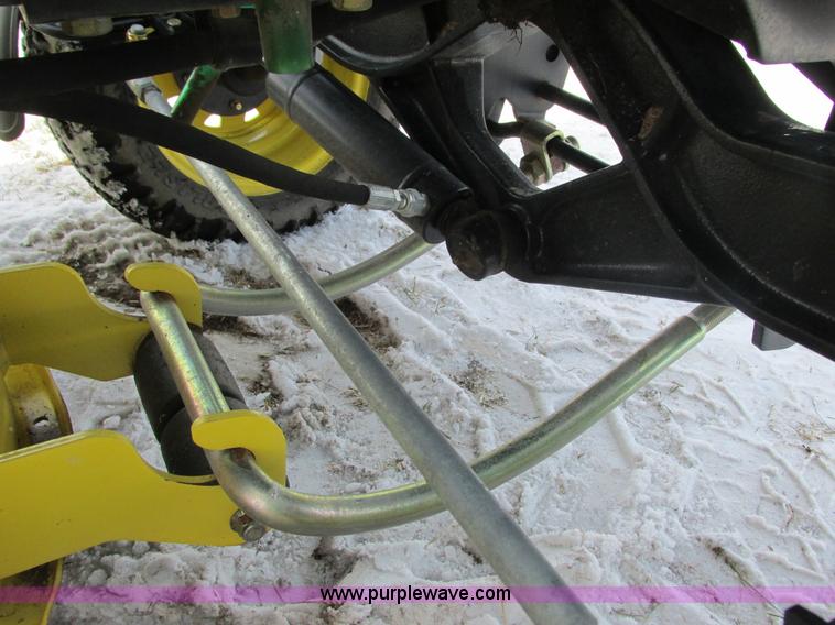 image for item G8871 2009 John Deere X720 Ultimate lawn mower