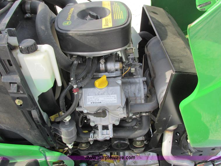 image for item G8871 2009 John Deere X720 Ultimate lawn mower