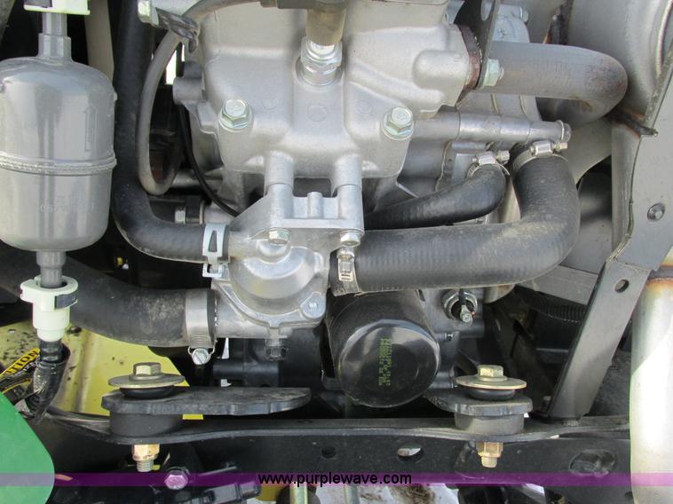 image for item G8871 2009 John Deere X720 Ultimate lawn mower