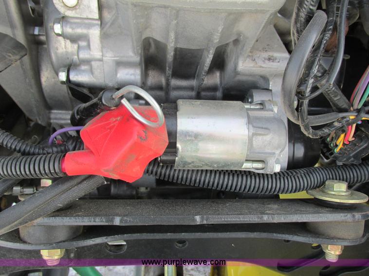 image for item G8871 2009 John Deere X720 Ultimate lawn mower