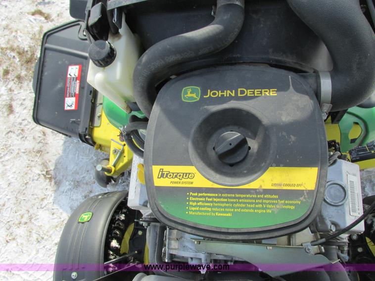 image for item G8871 2009 John Deere X720 Ultimate lawn mower