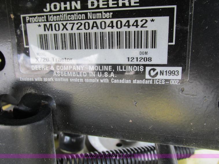 image for item G8871 2009 John Deere X720 Ultimate lawn mower
