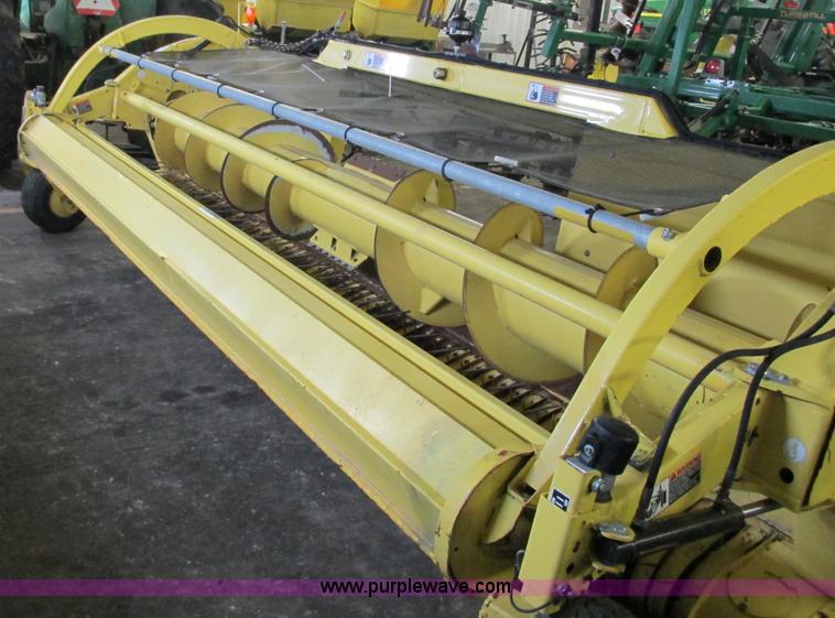 image for item G8872 2010 John Deere 645C forage head