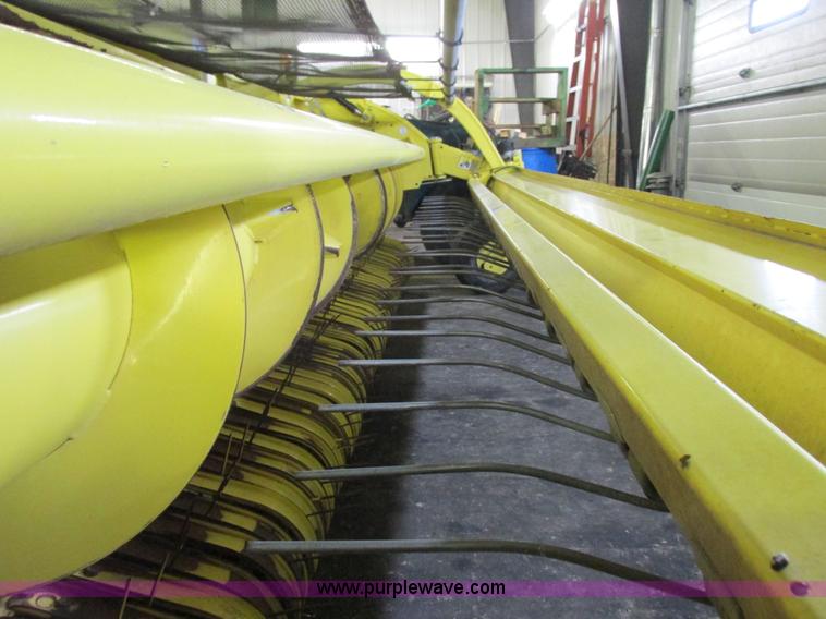 image for item G8872 2010 John Deere 645C forage head