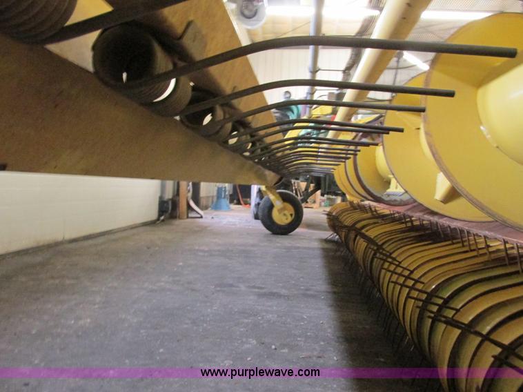 image for item G8872 2010 John Deere 645C forage head