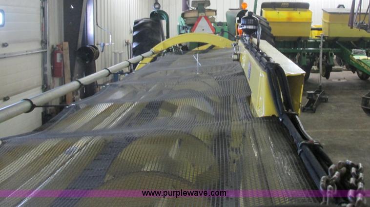 image for item G8872 2010 John Deere 645C forage head