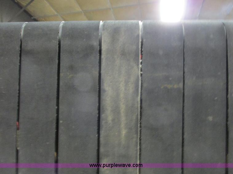 image for item G8874 2005 New Holland BR780 round baler