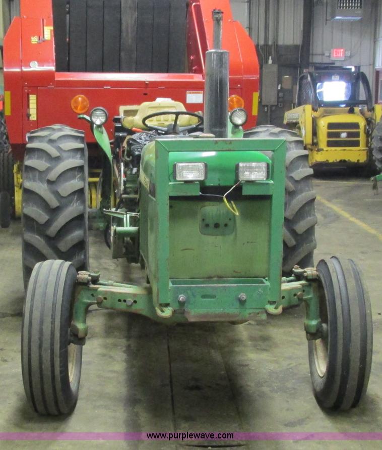 image for item G8875 1978 John Deere 2240 tractor