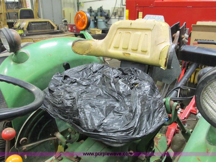 image for item G8875 1978 John Deere 2240 tractor