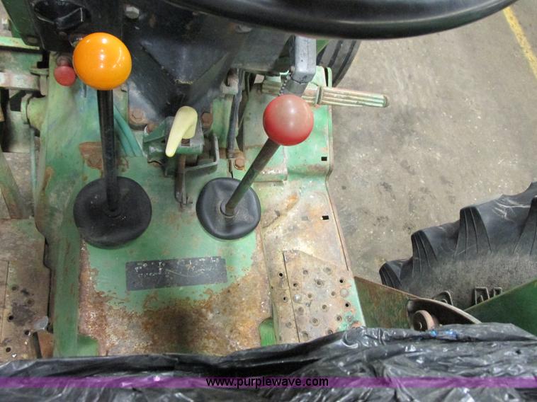 image for item G8875 1978 John Deere 2240 tractor
