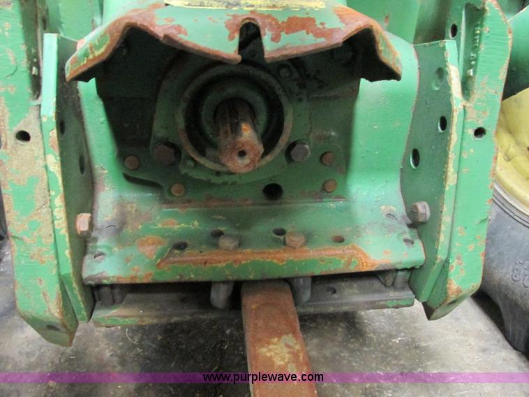 image for item G8875 1978 John Deere 2240 tractor