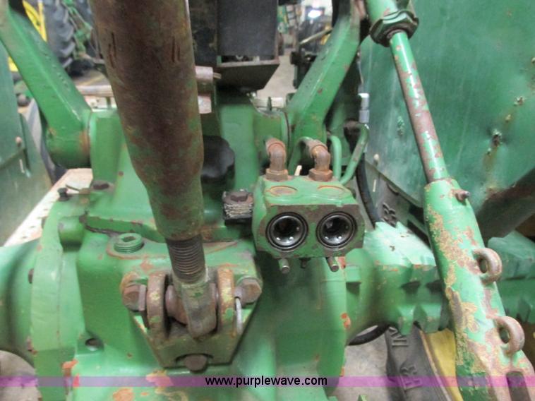 image for item G8875 1978 John Deere 2240 tractor