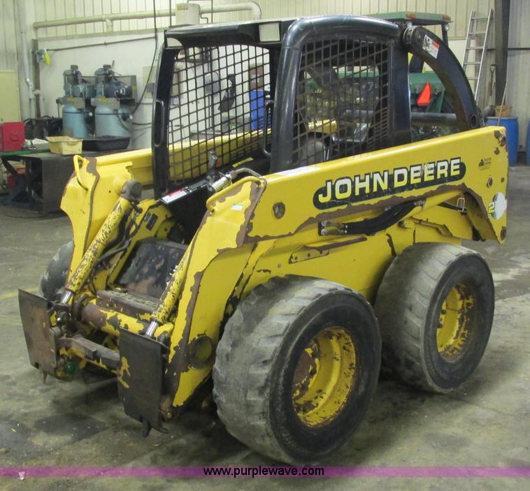image for item G8876 2001 John Deere 250 skid steer