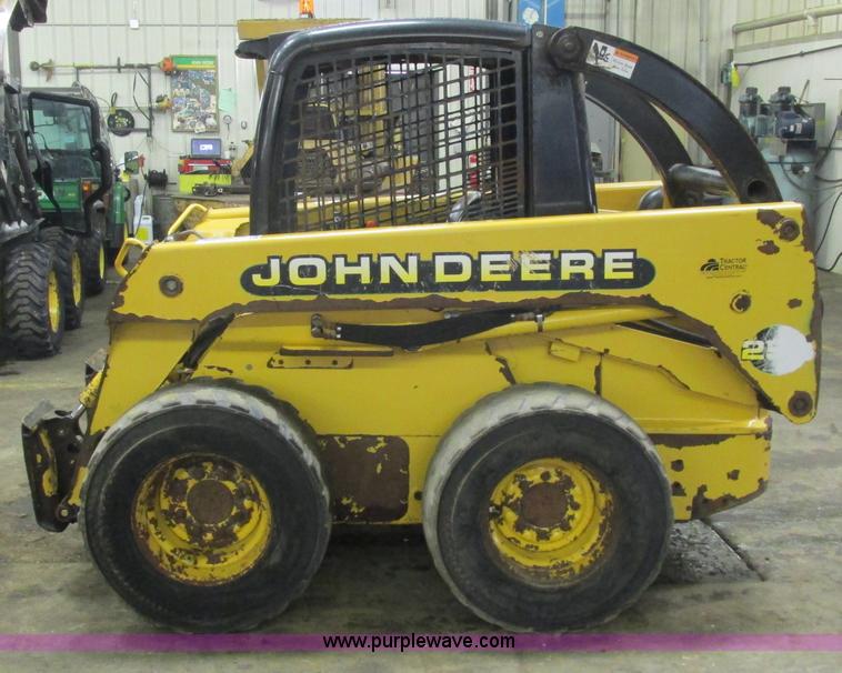 image for item G8876 2001 John Deere 250 skid steer