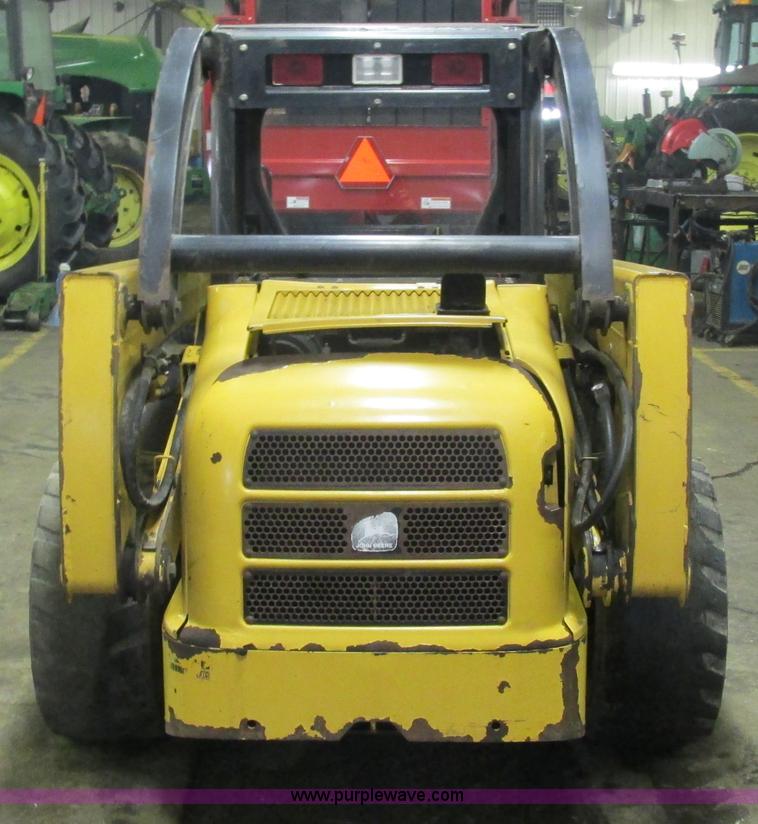 image for item G8876 2001 John Deere 250 skid steer