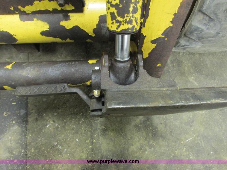 image for item G8876 2001 John Deere 250 skid steer