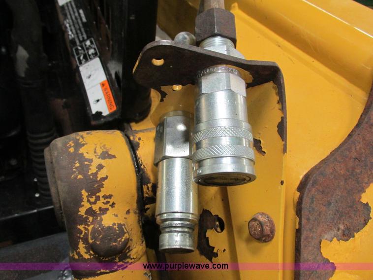 image for item G8876 2001 John Deere 250 skid steer