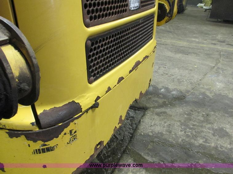 image for item G8876 2001 John Deere 250 skid steer