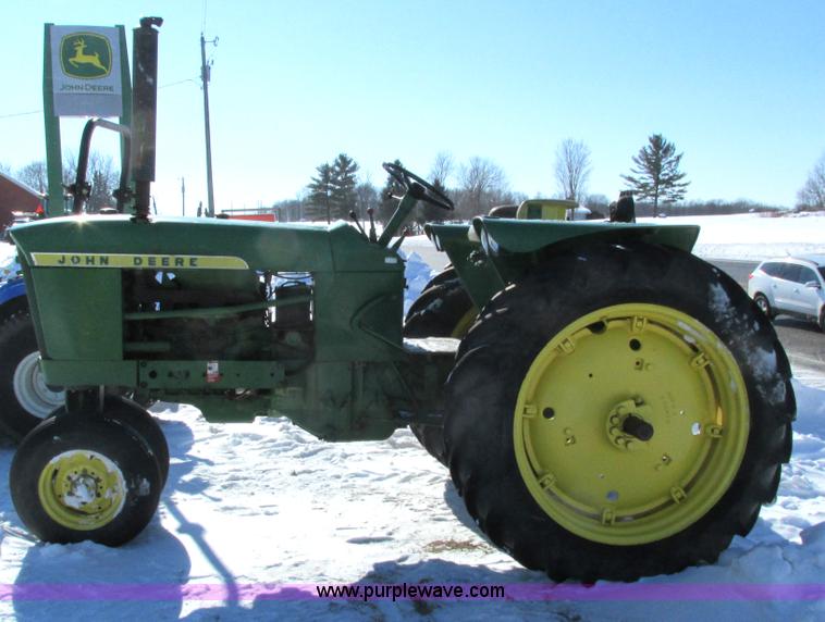 image for item G8877 1963 John Deere 2010 tractor