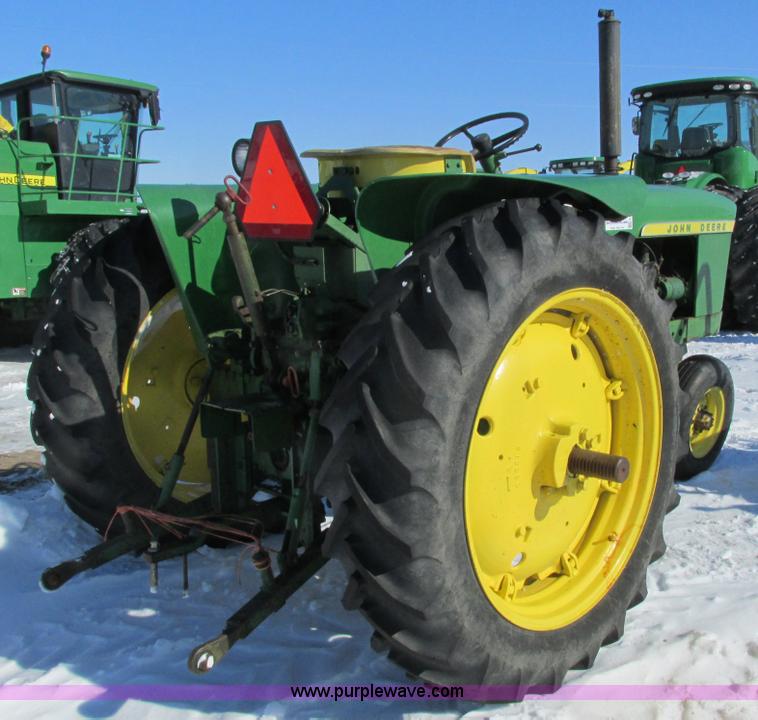 image for item G8877 1963 John Deere 2010 tractor