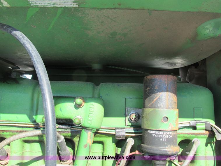 image for item G8877 1963 John Deere 2010 tractor