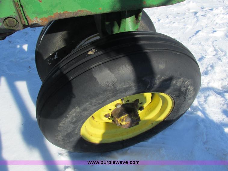 image for item G8877 1963 John Deere 2010 tractor