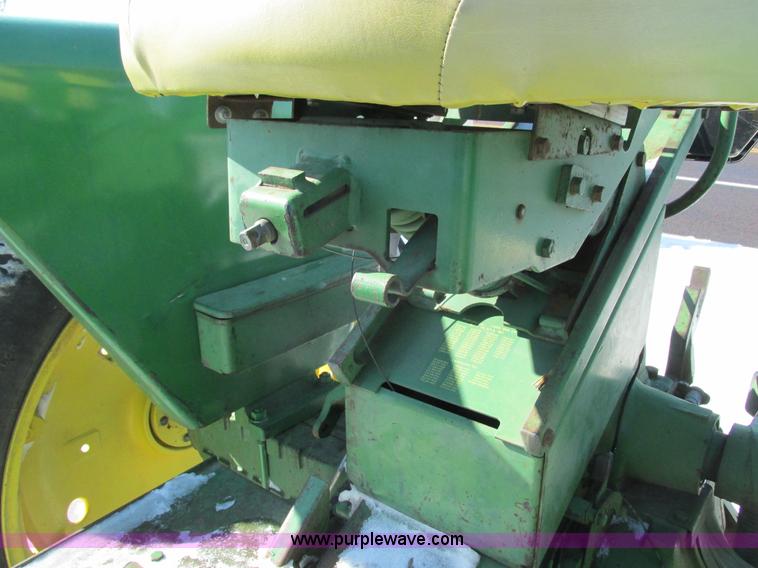 image for item G8877 1963 John Deere 2010 tractor
