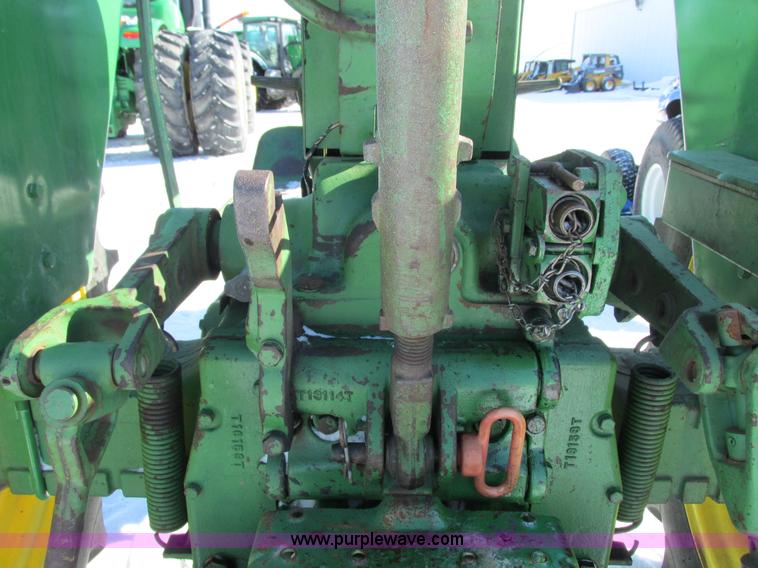 image for item G8877 1963 John Deere 2010 tractor