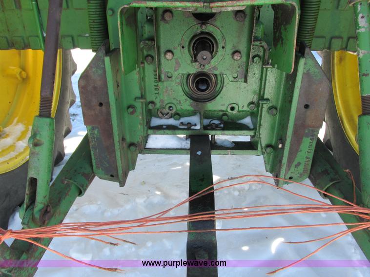 image for item G8877 1963 John Deere 2010 tractor