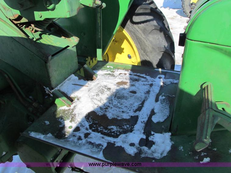 image for item G8877 1963 John Deere 2010 tractor