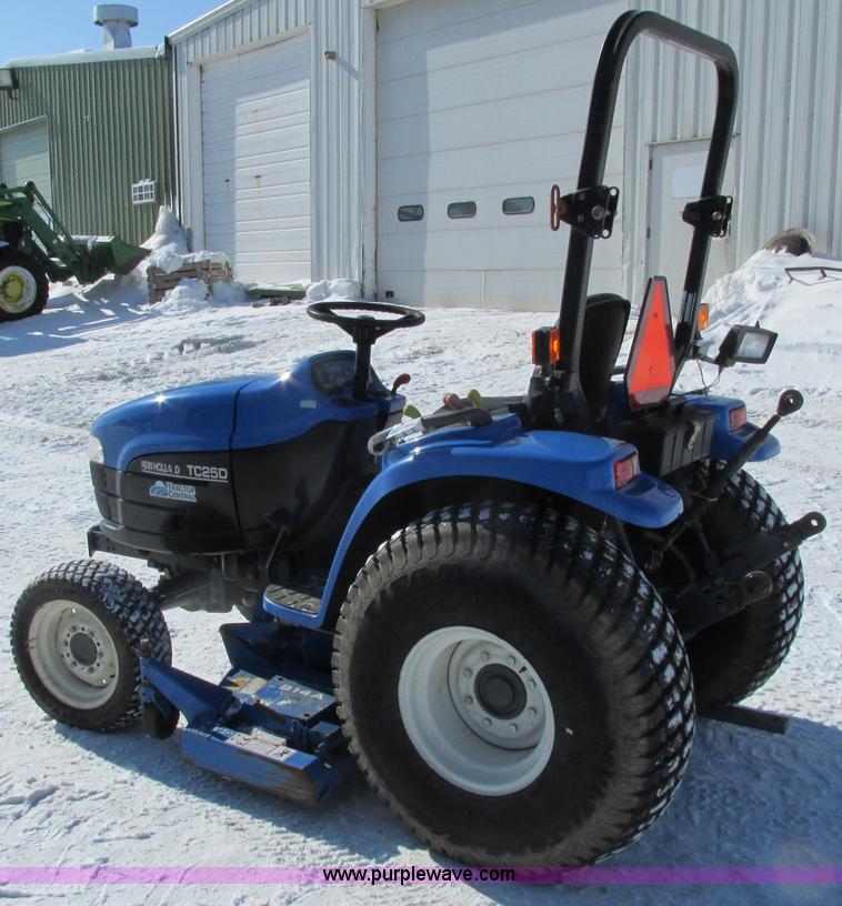 image for item G8879 2001 New Holland TC25D MFWD garden tractor