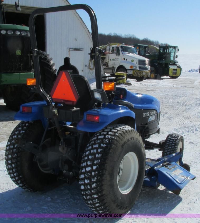 image for item G8879 2001 New Holland TC25D MFWD garden tractor