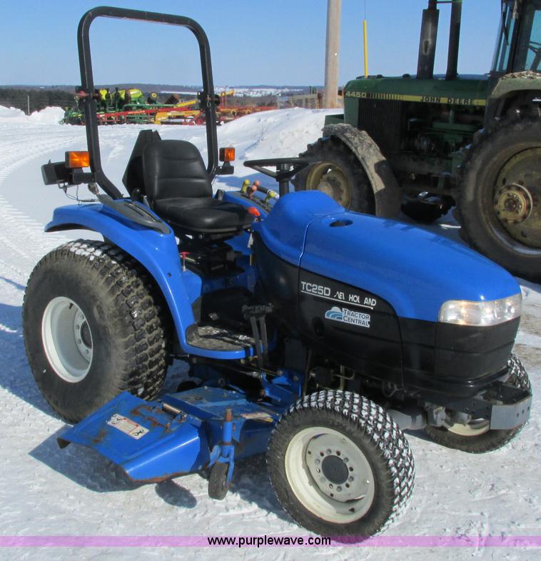 image for item G8879 2001 New Holland TC25D MFWD garden tractor