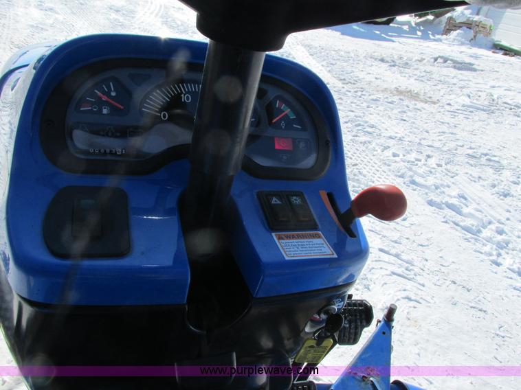 image for item G8879 2001 New Holland TC25D MFWD garden tractor