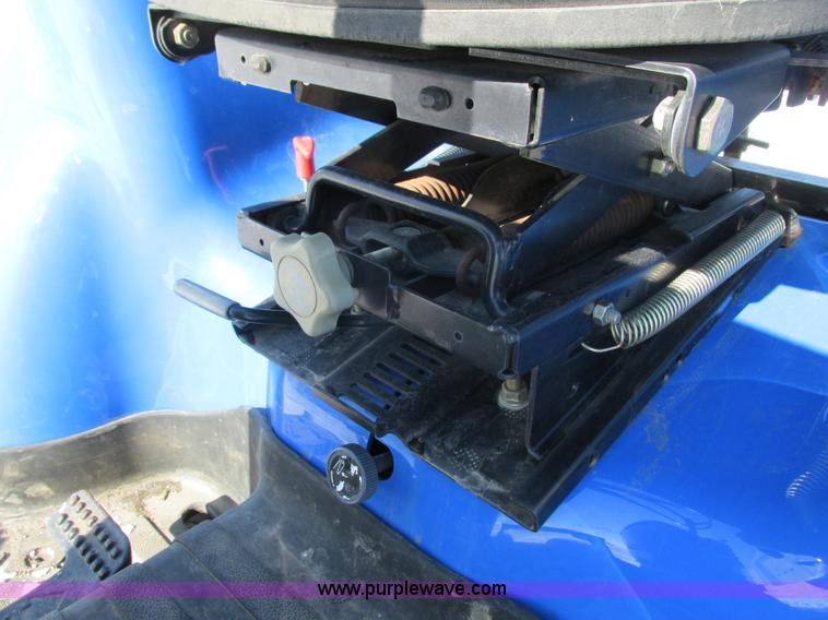 image for item G8879 2001 New Holland TC25D MFWD garden tractor