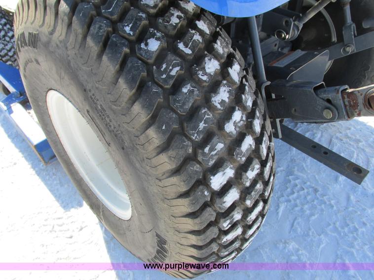 image for item G8879 2001 New Holland TC25D MFWD garden tractor