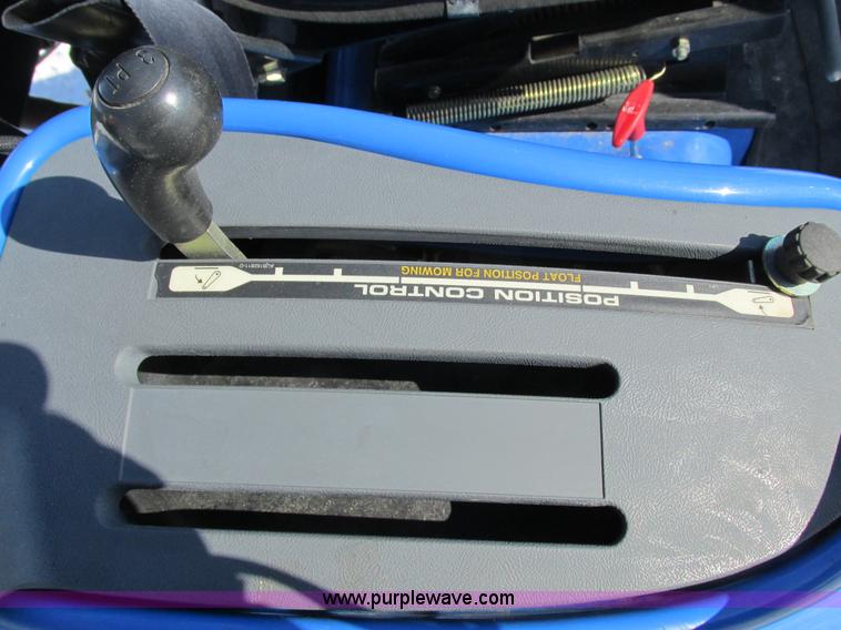 image for item G8879 2001 New Holland TC25D MFWD garden tractor