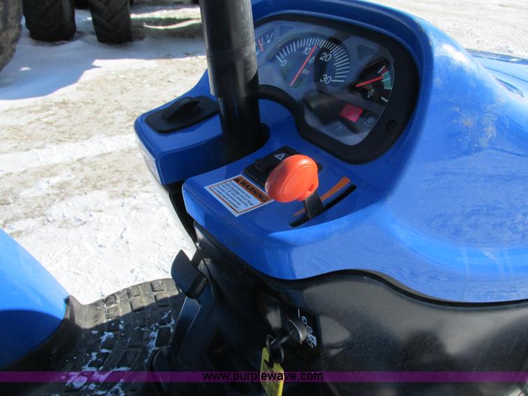 image for item G8879 2001 New Holland TC25D MFWD garden tractor