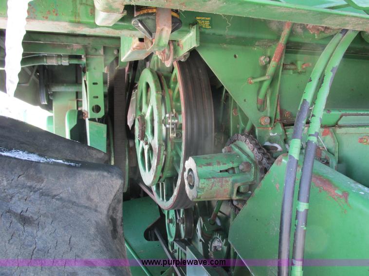 image for item G8880 1984 John Deere 7720 Turbo combine