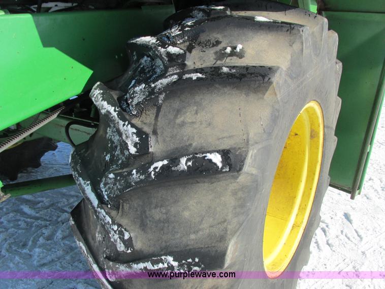 image for item G8880 1984 John Deere 7720 Turbo combine