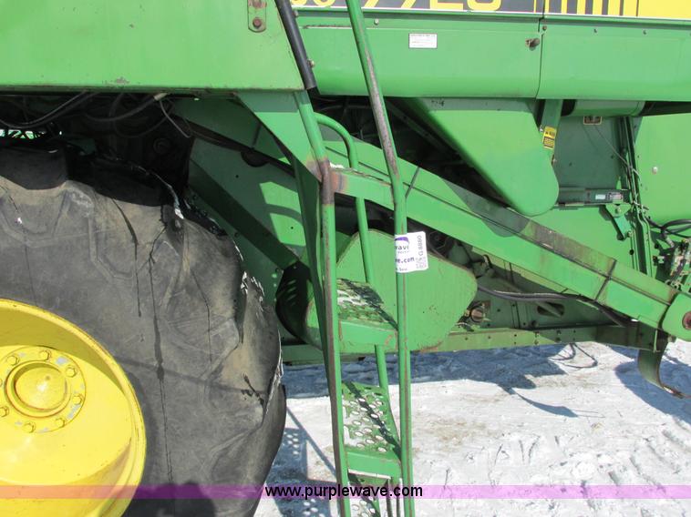 image for item G8880 1984 John Deere 7720 Turbo combine
