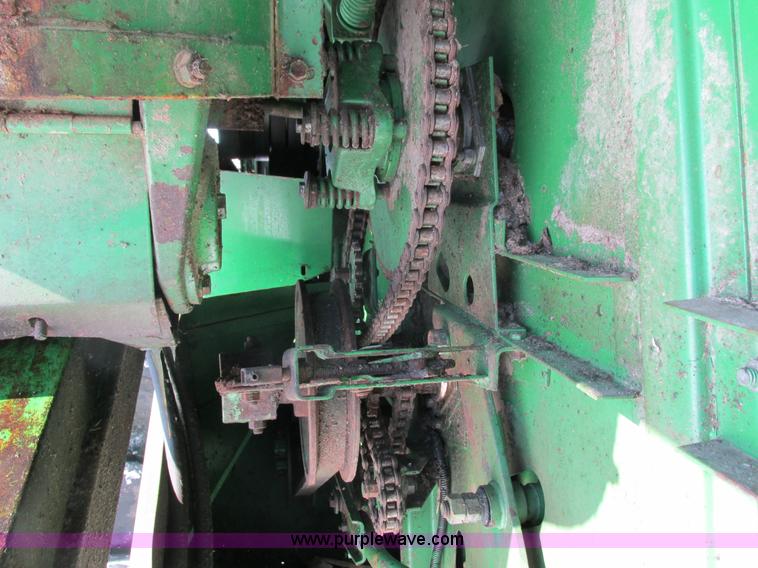 image for item G8880 1984 John Deere 7720 Turbo combine