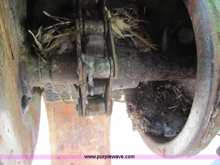 image for item G8880 1984 John Deere 7720 Turbo combine