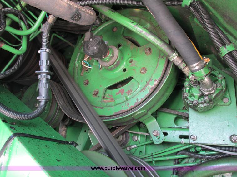 image for item G8880 1984 John Deere 7720 Turbo combine