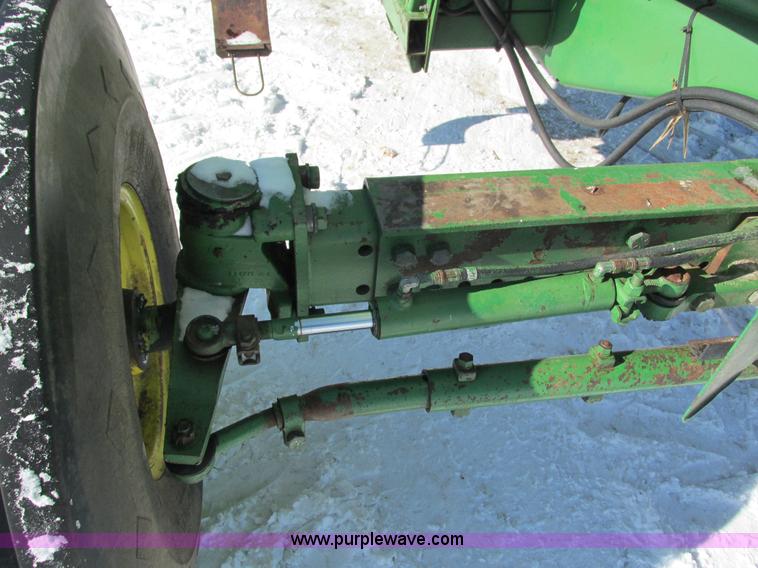 image for item G8880 1984 John Deere 7720 Turbo combine