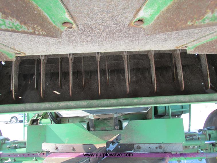 image for item G8880 1984 John Deere 7720 Turbo combine