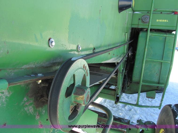 image for item G8880 1984 John Deere 7720 Turbo combine
