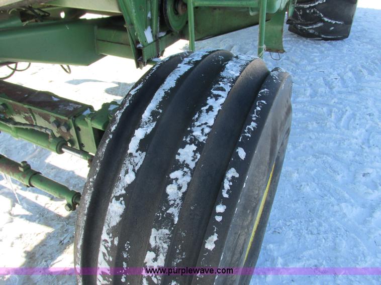 image for item G8880 1984 John Deere 7720 Turbo combine