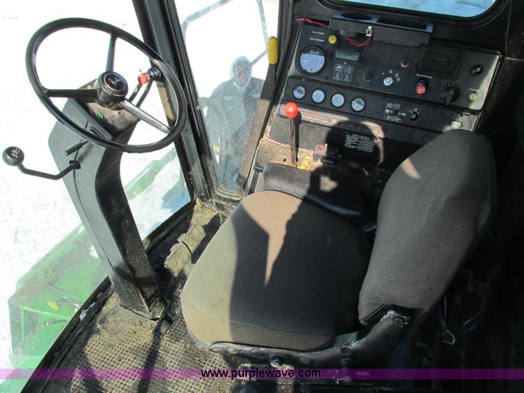 image for item G8880 1984 John Deere 7720 Turbo combine