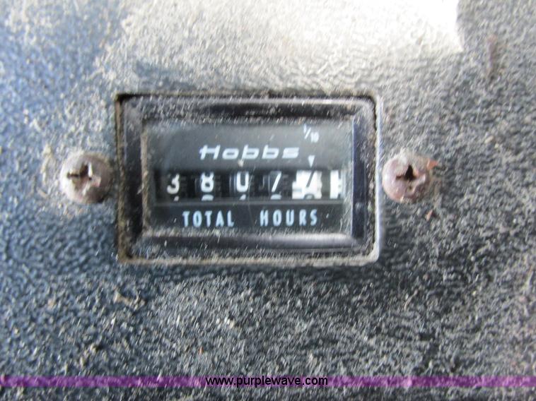 image for item G8880 1984 John Deere 7720 Turbo combine